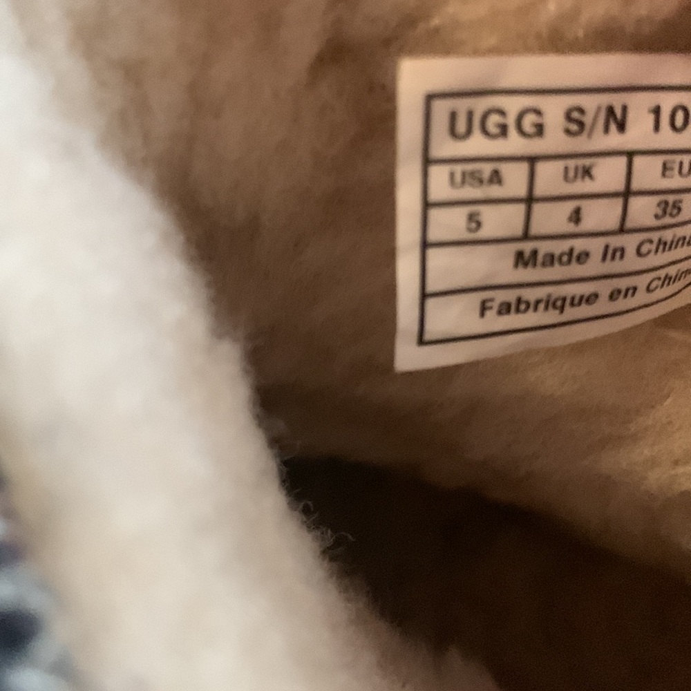 Uggs - Picture 7 of 7